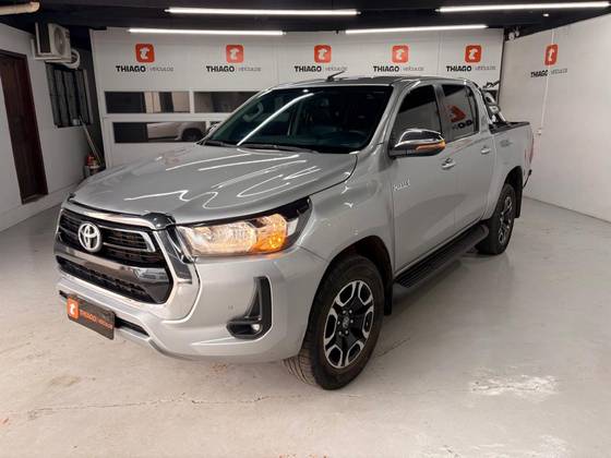TOYOTA HILUX 2.8 D-4D TURBO DIESEL CD SRV 4X4 AUTOMÁTICO
